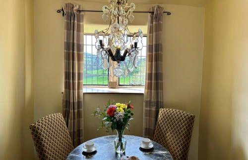 Derbyshire Cottage for 4, 1 hour per day private pool use - Photo 3