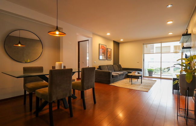 w Elegant 2BR w Fantastic View in Miraflores - Photo 1