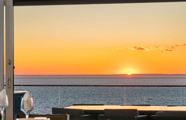 Hillside Luxe With Spa Bay Views - Foto 2