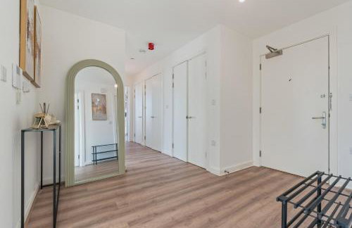 Luxury Penthouse Wembley Stadium Sleeps 10 and Parking - Foto 25