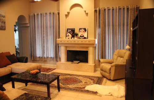 Arts, Fenced Private Pool, Fire World - Foto 46