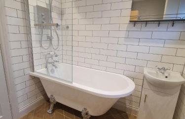 Coachway Cottage - Photo 14