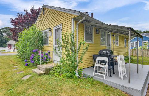 Less Than 2 Mi to Beach Cozy Cottage with Patio on Cape Cod - Photo 8