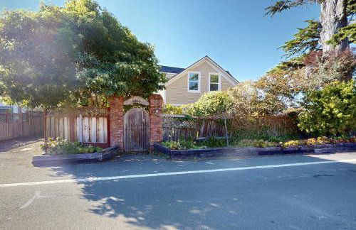 Large Oceanfront Bluff Home - Hot Tub Kids Room - Foto 27