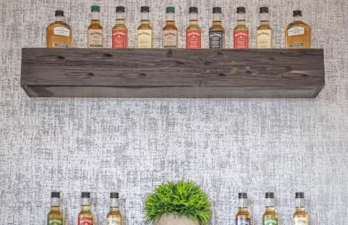 Jack Daniels House with Rooftop Golf, City views! 8min to Whiskey Row! Sleeps 10! - Foto 73