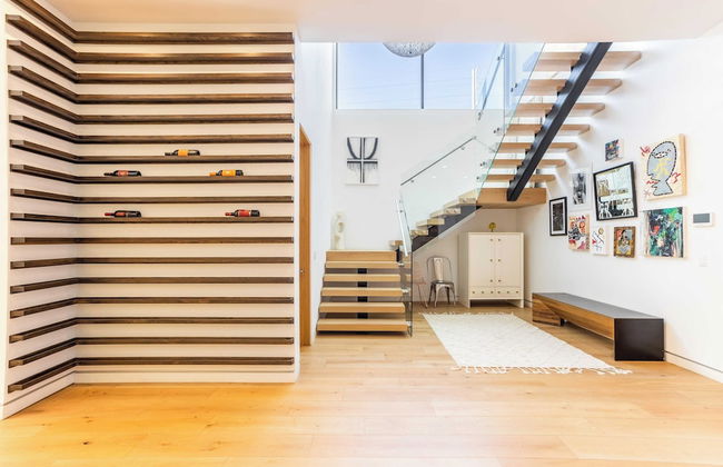 Luxe Weho Villa, Walk to Melrose Ave, Pool + Hot Tub North Vista by Avantstay - Photo 20