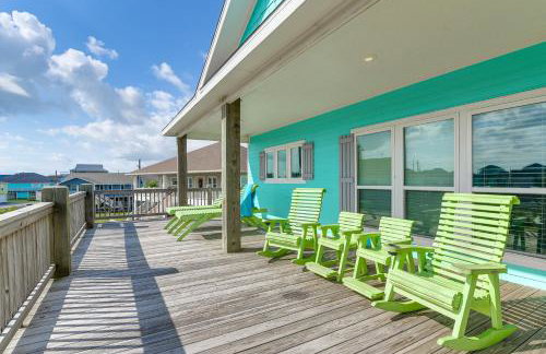 Walk to Shore Crystal Beach Escape with Deck and Bar! - Foto 23