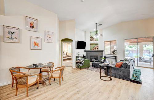 Luxury 6 BR Home Large Pool & Spa with Grassy Yard - Photo 7