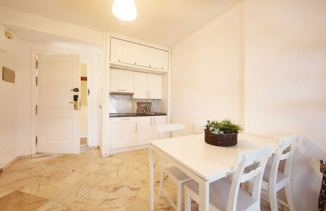 Studio in Marbella With Beachfront Pool - Photo 14