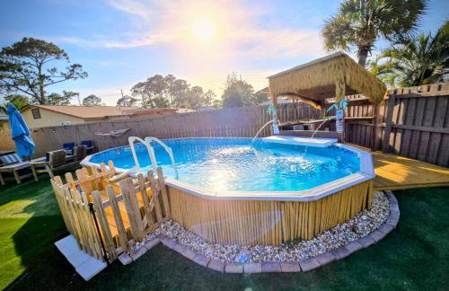 5 Mins from beach and has pool, hot tub, games, pet friendly - Foto 1