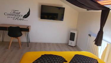 "Le Petit Paradis" au Centre Ville d'Oyonnax - Foto 5