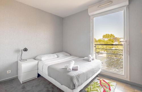 Séjour Cosy - 5 min Aéroport Orly - Parking Privée & Terrasse - Foto 3