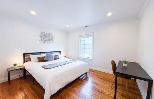 Family-Friendly 4 Bed 3 Bath Downtown Delight - Foto 38