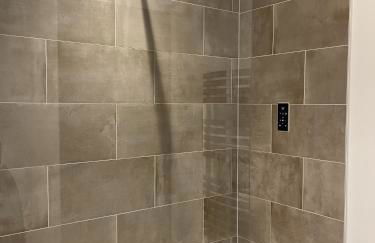 The Melodies with Free Parking , Harlow - Foto 33