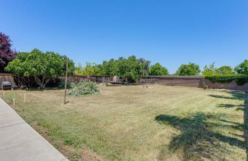 4 Mi to The Streets of Brentwood Home with Fire Pit - Foto 24