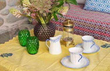 Ty Pandy Eclectic Luxury Family cottage Sleeps 8 adults and 2 children - Photo 11