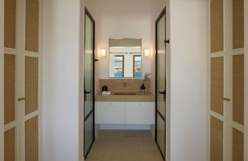 Bonzoe Suites & Villas - Photo 126