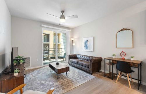 Washer & Dryer with Free Underground Parking with a Pool - Foto 32