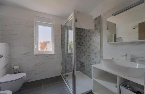 Awesome Home In Brtonigla With Sauna - Photo 38