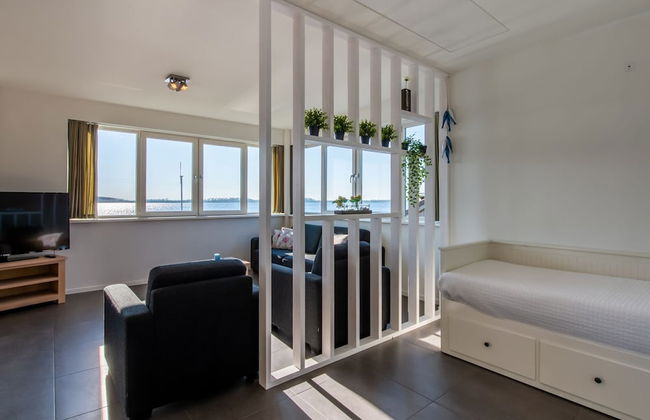 Waterfront Penthouse With Roof Terrace and Private Jetty - Foto 6