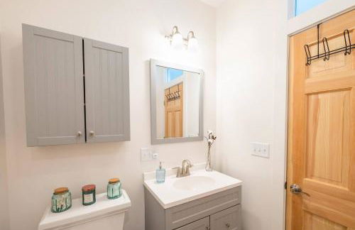 Dreamy Artist Chalet in Secluded Historic Village - Photo 15