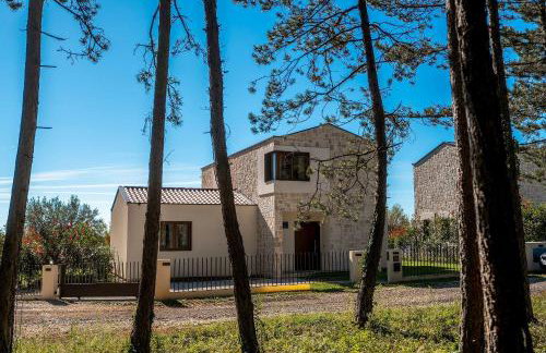 Mediterrane Steinvilla mit Privatpool, toller Aussicht, starkem WiFi, BBQ - Foto 33