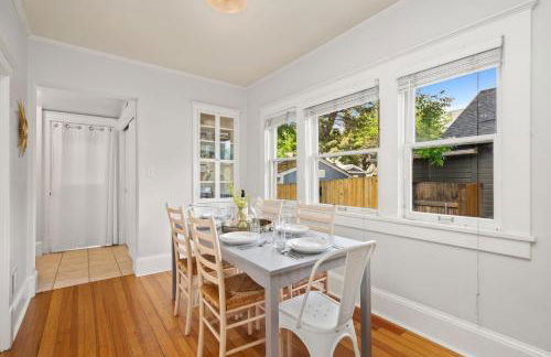 Peterson Retreat - Hot Tub, Bikes, Old Town - Foto 40