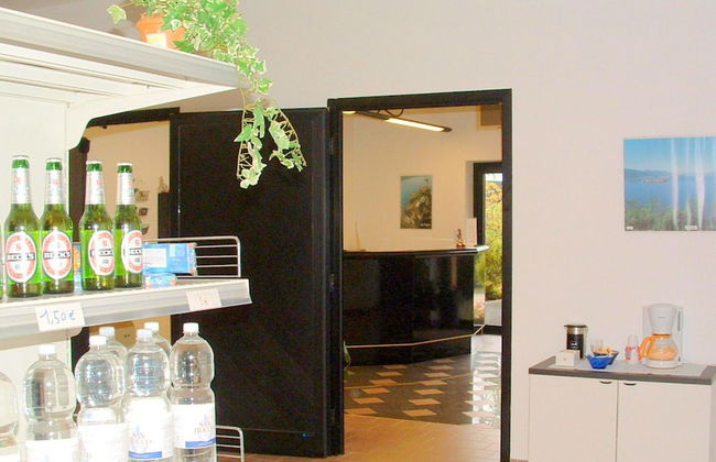 Apartment in Residence on Lake Maggiore near Beach - Foto 12