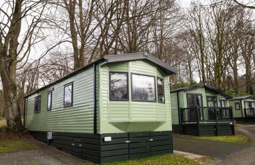 The Lake House - Quiet, Dog Friendly, By the Lake, Free Parking - Photo 2