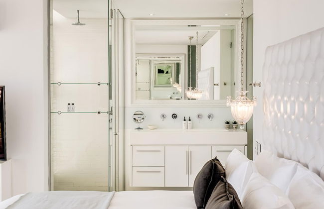 Villa Bleu Blanc in Camps Bay With Pool and Views - Foto 52