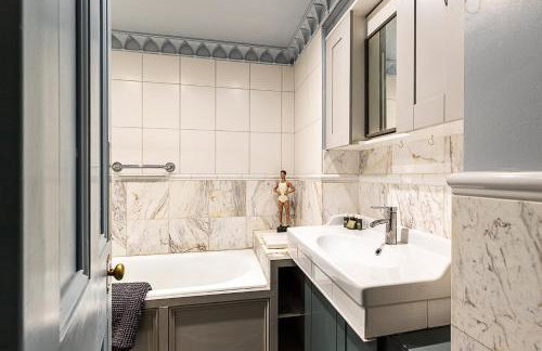 Elegant Highgate Garden Retreat - Photo 20