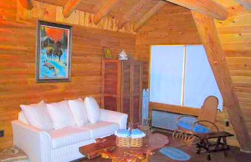 Spacious and Rustic Cabin Rental in the Woods near Catoctin Mountain Park, Maryland - Foto 15
