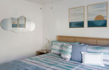 Quaint Mid-Century Cottage by the Coast - Foto 13