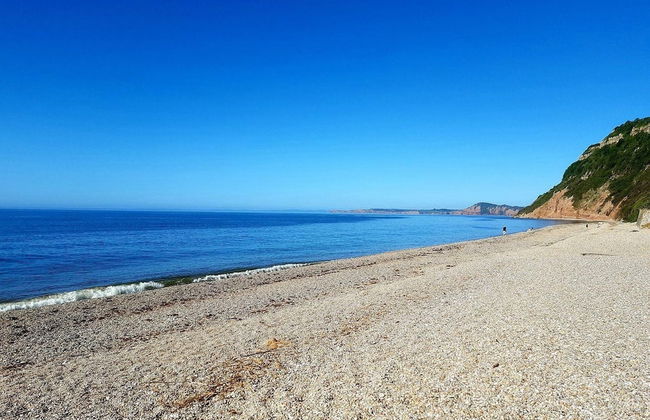 Seaside Chalet Retreat in Sidmouth - Photo 10
