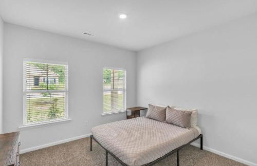 Charming 4BR Ranch-Style Home - Corner Lot home - Foto 20