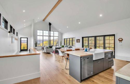 Magnificent Chalet Sweeping Views and Hot Tub - Foto 20