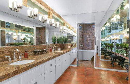 Near Downtown Palm Springs, 7 BD 7 BTH, 80FT Pool, Pickleball - Foto 67