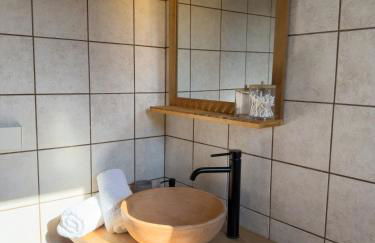 Regina Villa - Photo 22