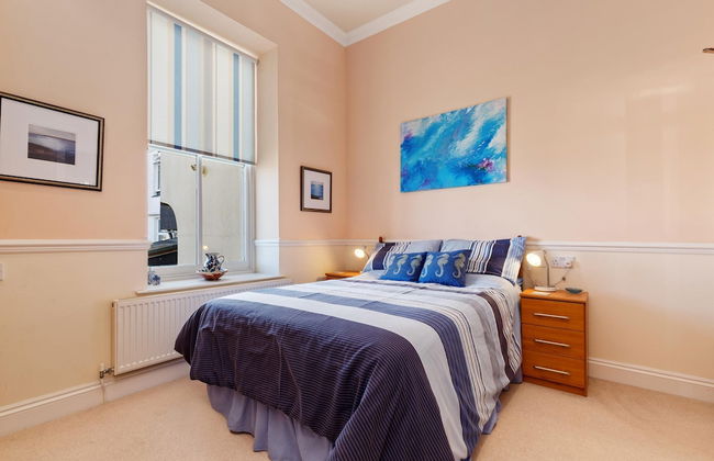 7 South Beach Court - Sea Front Apartment With Spectacular Sea Views - Photo 39