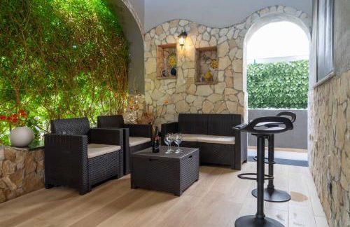 Villa Tea con piscina a pochi passi dal mare - Photo 30