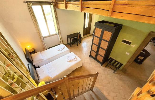 Spoleto Tranquilita Sleeps 20 With Wifi Pool Yoga Studio Gardens and Views - Photo 2