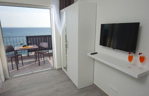 Seaside Luxury Suites - Photo 74