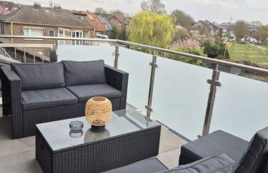 Luxsuite Still und Komfort 2 Balkon Elektrogrill Tischfussball TV-75 Zoll - Foto 30