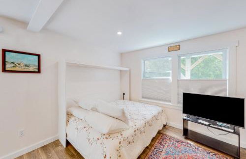 Shorebreeze Inn - Photo 17