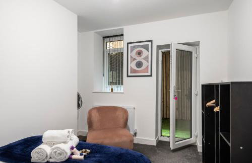 Cozy Vibes Refined 2BR Flat - Photo 17