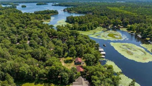 Cute Whitefish Cabin with Hot tub - Foto 4
