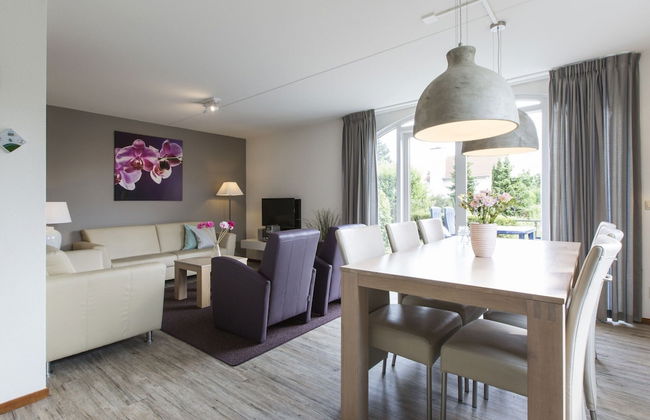 High-end Villa Nestled in Greenery - Photo 20