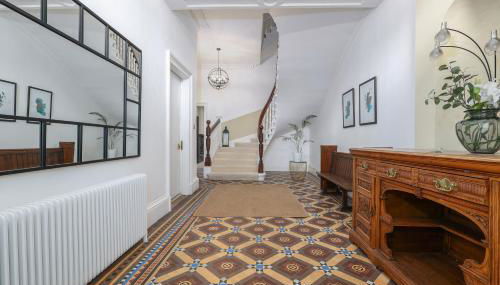 Extravagant 6 Bed Victorian Townhouse with Hot Tub - Foto 2