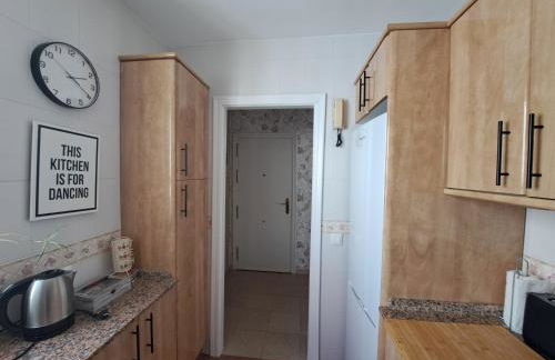 Ático primera línea de playa con vistas al Mar-Climatizado-Wifi-Parking-Solo familias - Foto 23