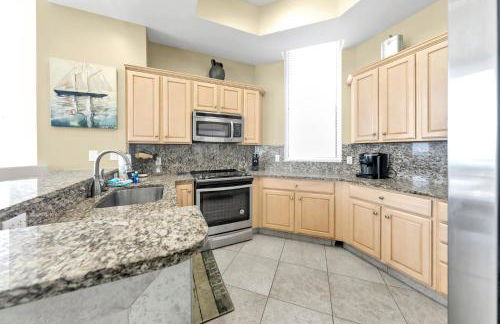 Beautiful Spacious Penthouse 2 Story Beach Front Condo Sleeps 12! - Foto 5